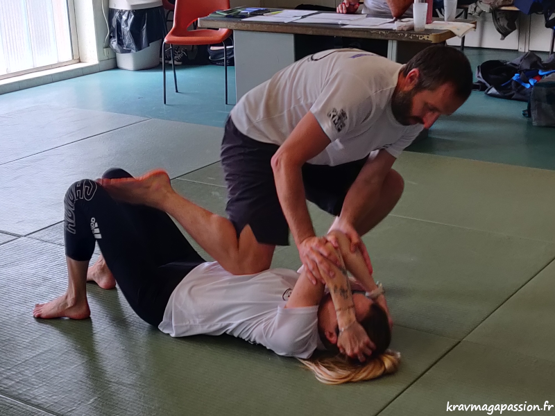 Sortie sur le coté de la position montée